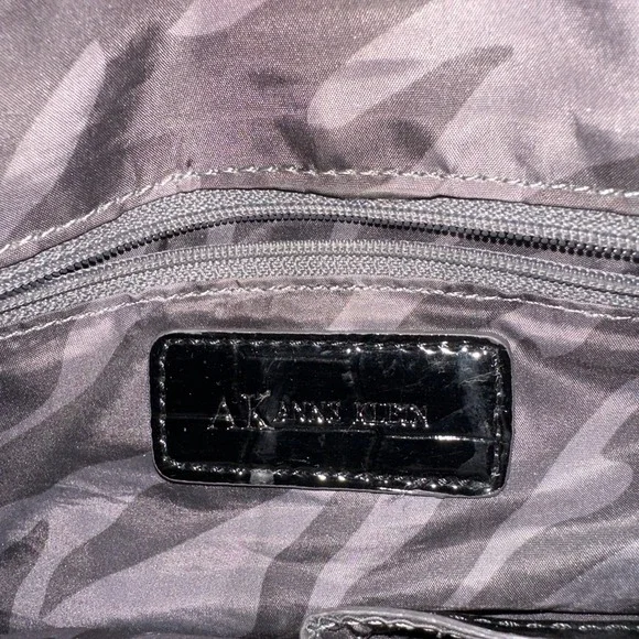 Anne Klein Black Croc-embossed Large Shoulder Bag Handbag Purse Gold‎ Hardware - Picture 7 of 12